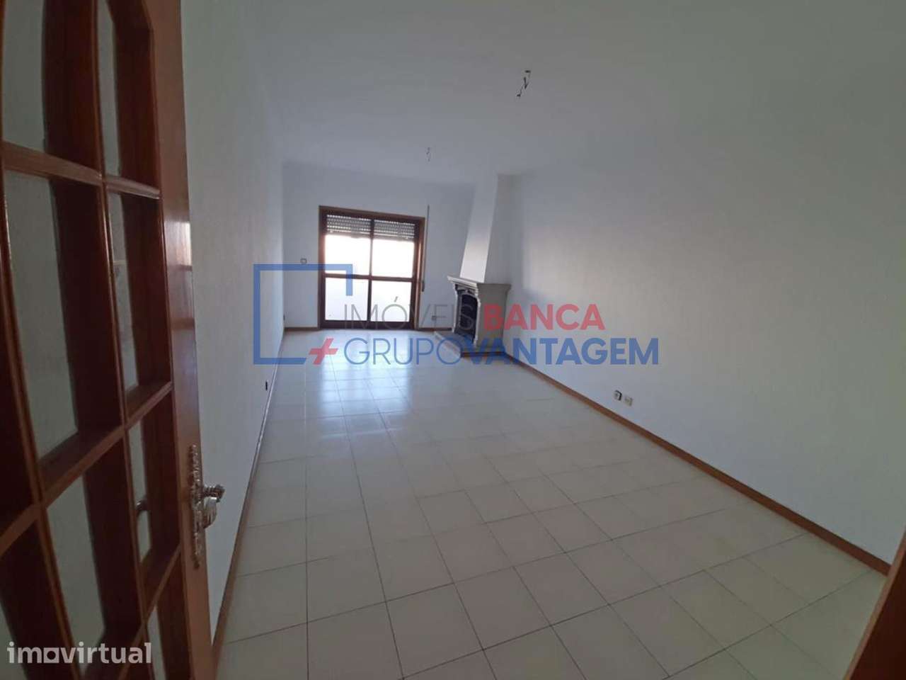 Apartamento T3 com lareira, varanda comum e garagem box em Gondomar - Grande imagem: 4/20