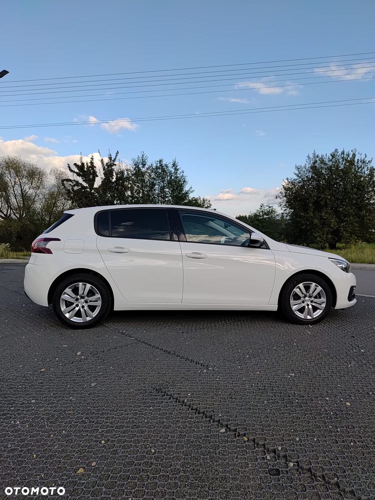 Peugeot 308 BlueHDi 130 EAT8 Allure - 4