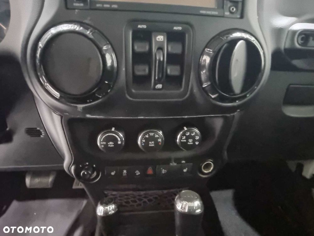 Jeep Wrangler - 23
