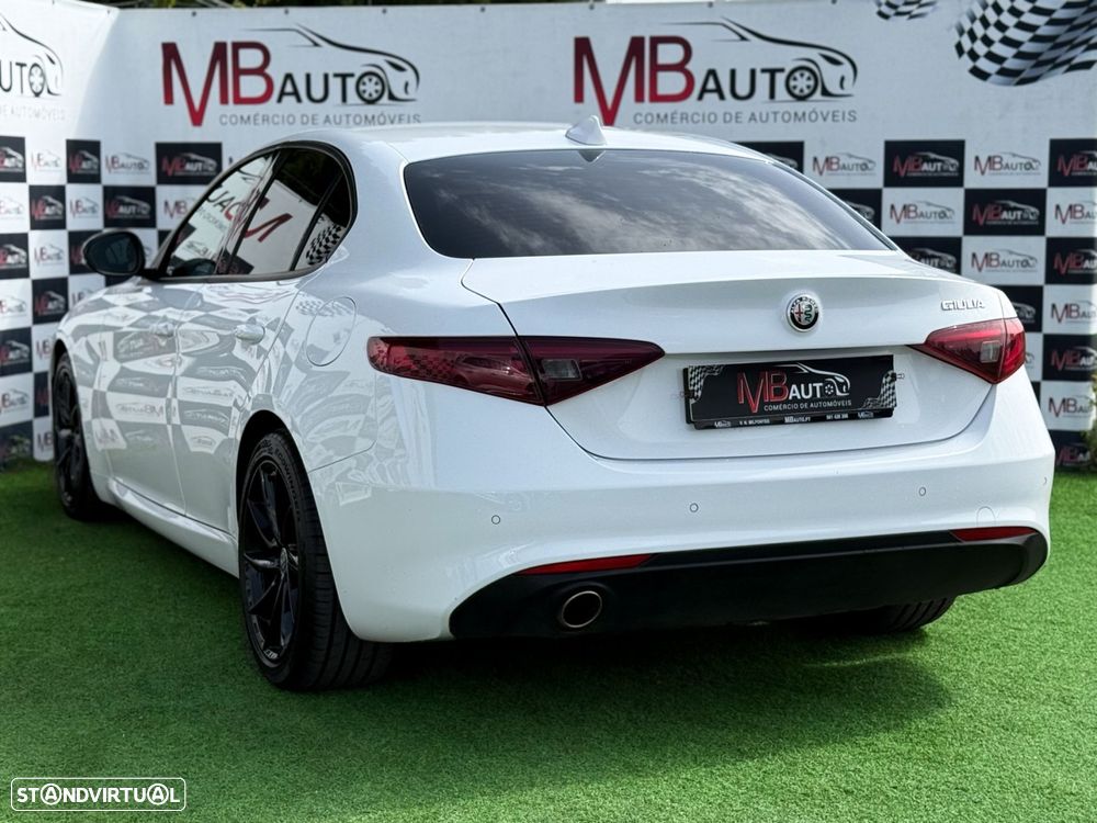 Alfa Romeo Giulia 2.2 D Super AT8 - 7