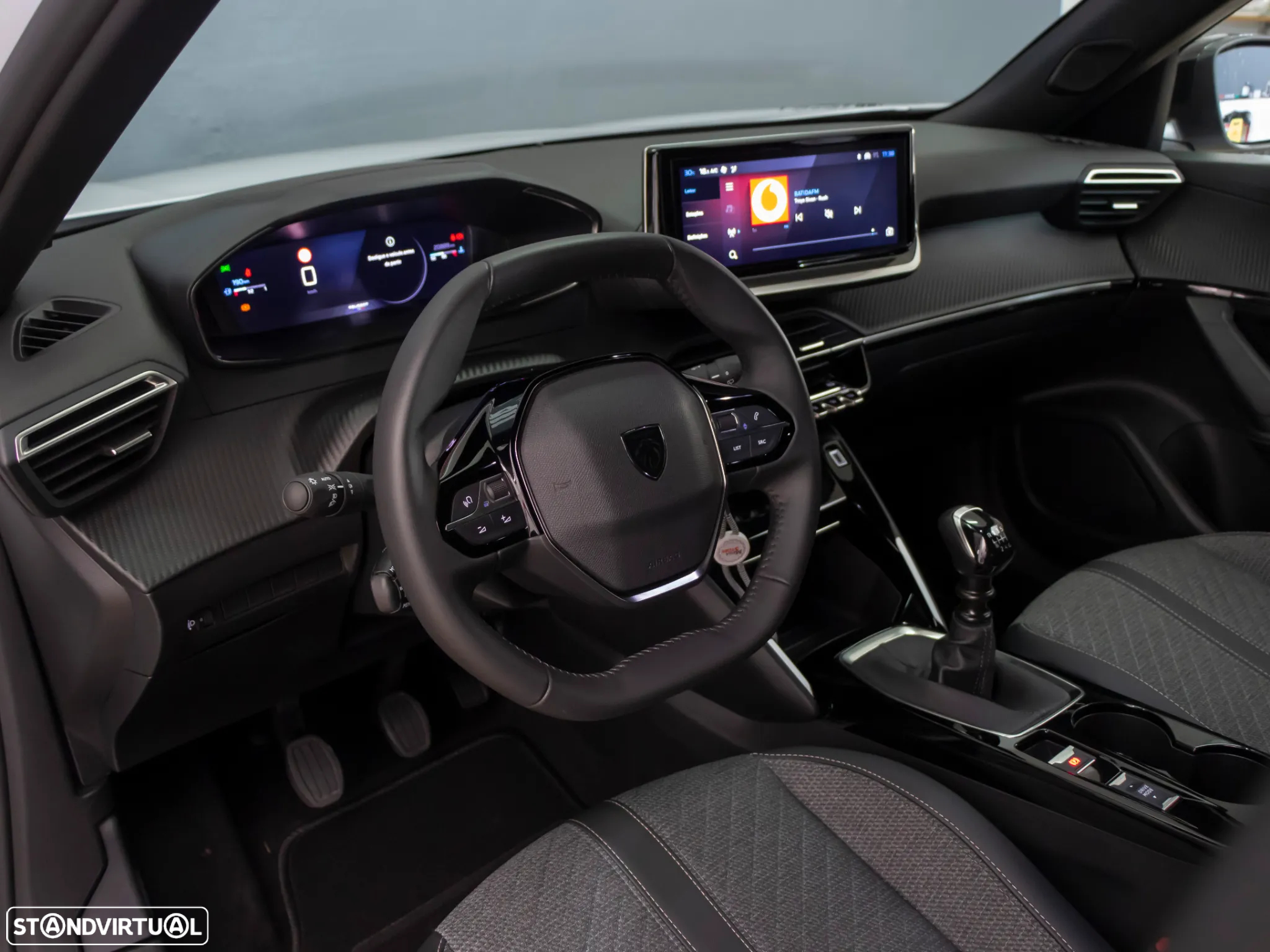 Peugeot 2008 1.2 PureTech Allure - 18
