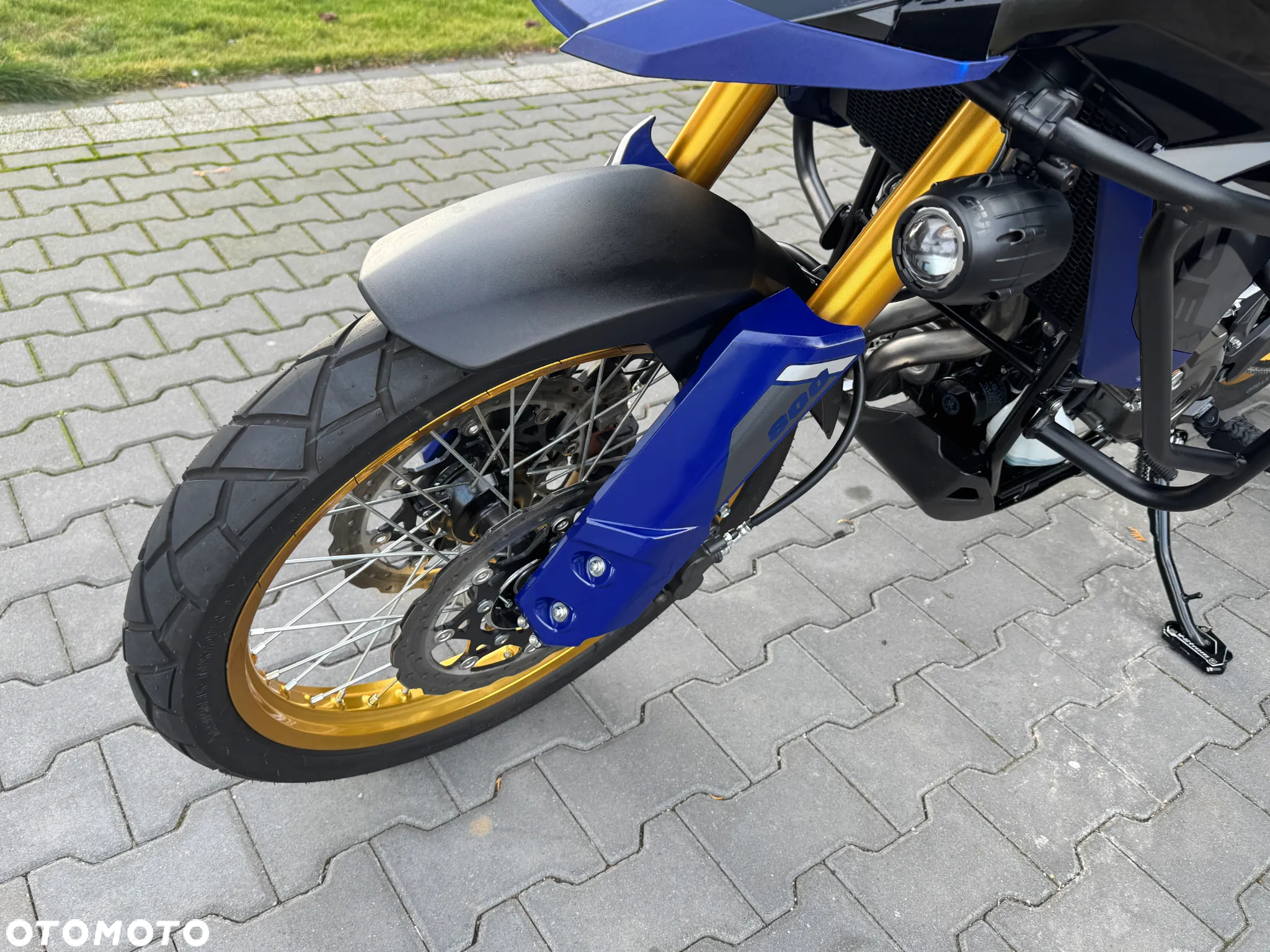 Suzuki DL - 12