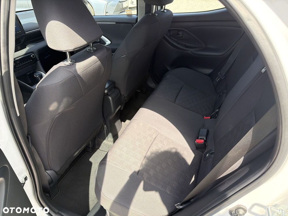 Toyota Yaris - 10