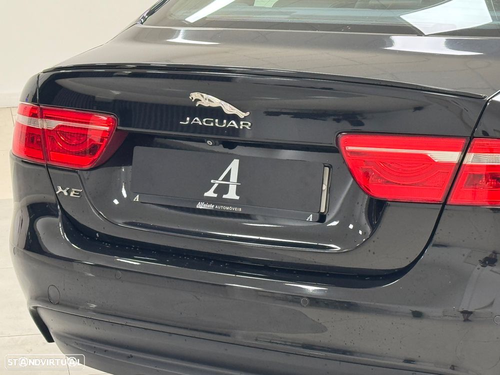 Jaguar XE E-Performance R-Sport - 9