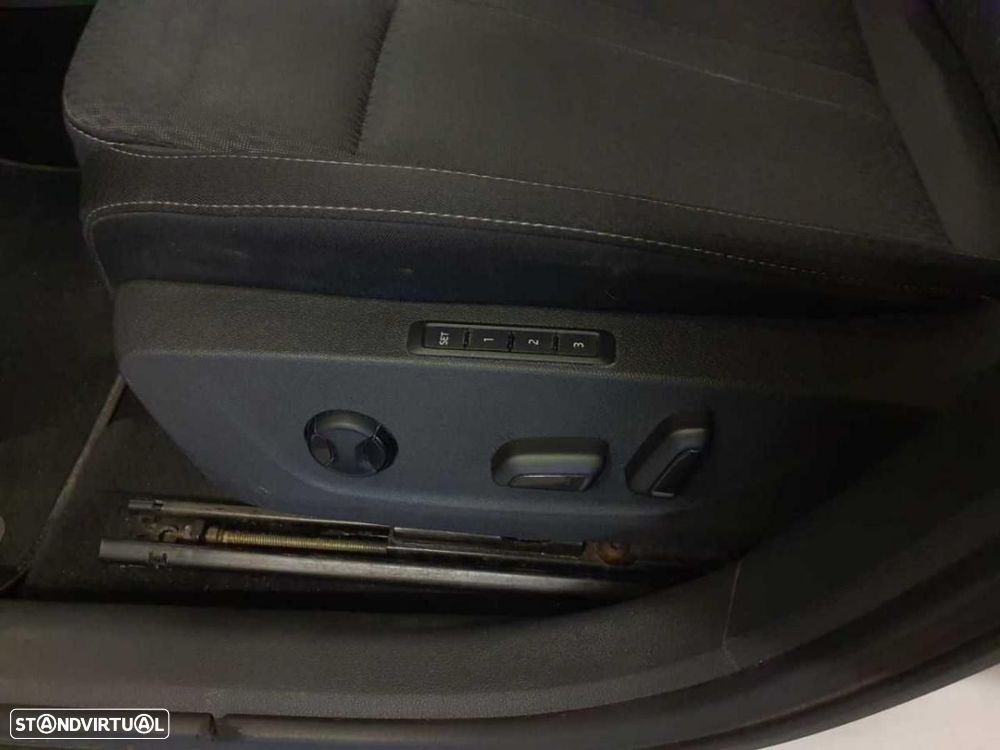 Skoda Octavia Break 2.0 TDI DSG First Edition - 8