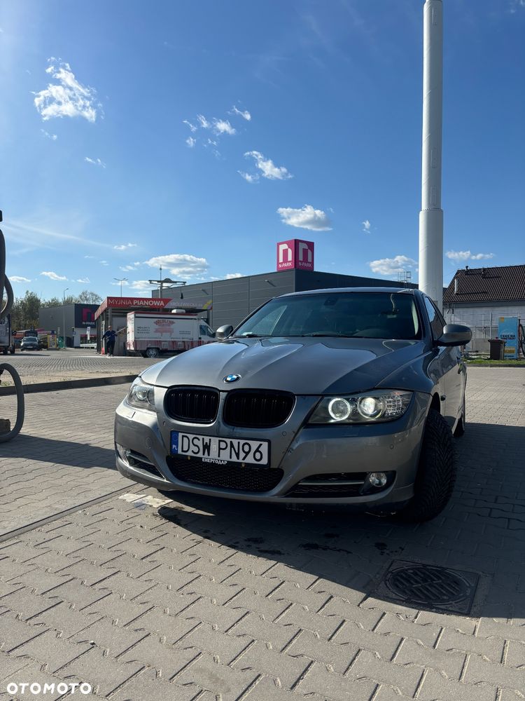 BMW Seria 3 318i - 1