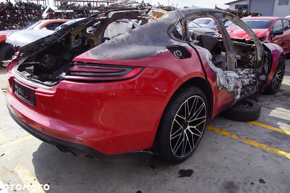 Pojazd na części Porsche Panamera 4S 971 2017 2.9 CSZA tel 692324777 skrzynia CODS1 lakier lM3C silnik skrzynia dyfer rozrusznik akternator zderzak wydech chłodnica przód pas felga amortyzator sanki lampa sanki 971400048AM 971407487J 971423051AM - 19