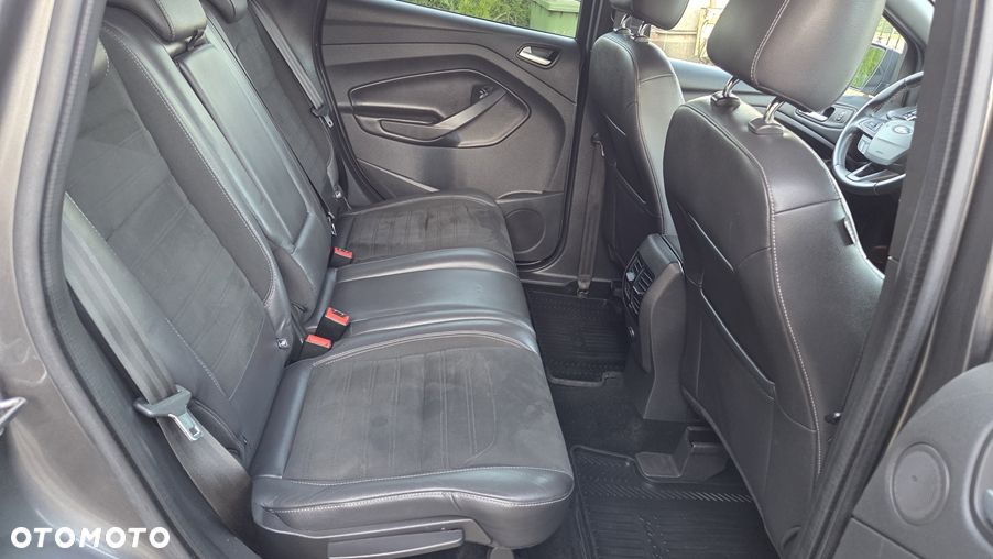 Ford Kuga 2.0 TDCi 4x4 ST-Line - 25