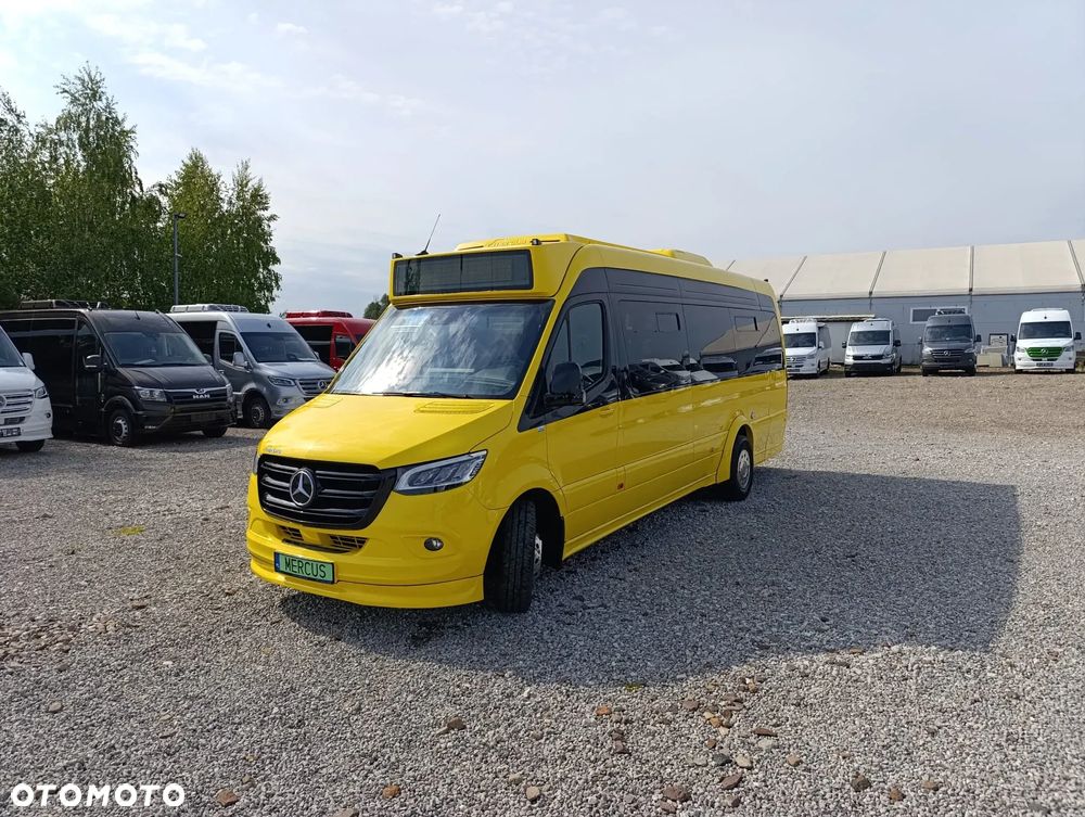 Mercedes-Benz eSprinter - 12