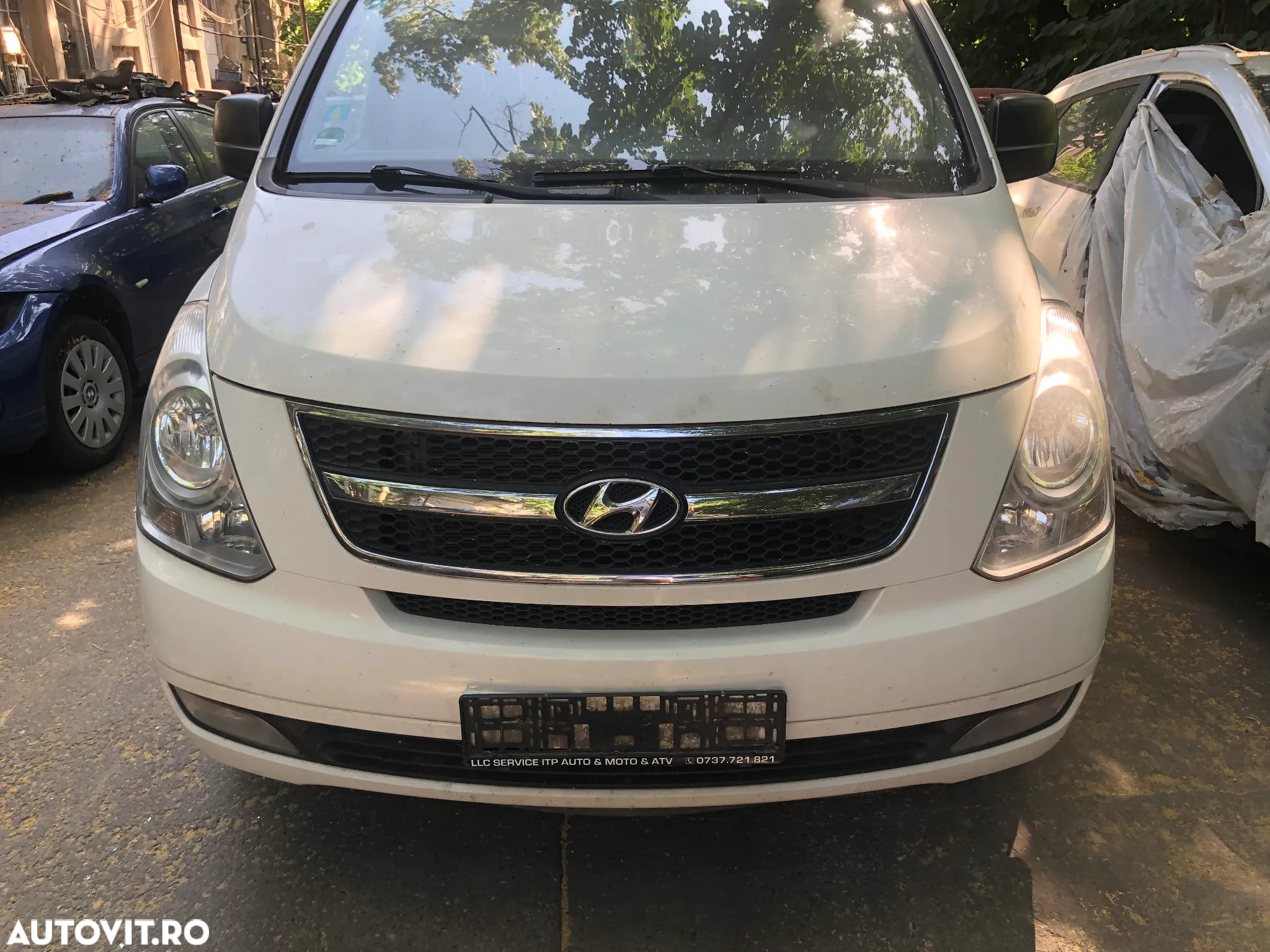 Dezmembrez Hyundai H1 alb 2011 diesel - 11