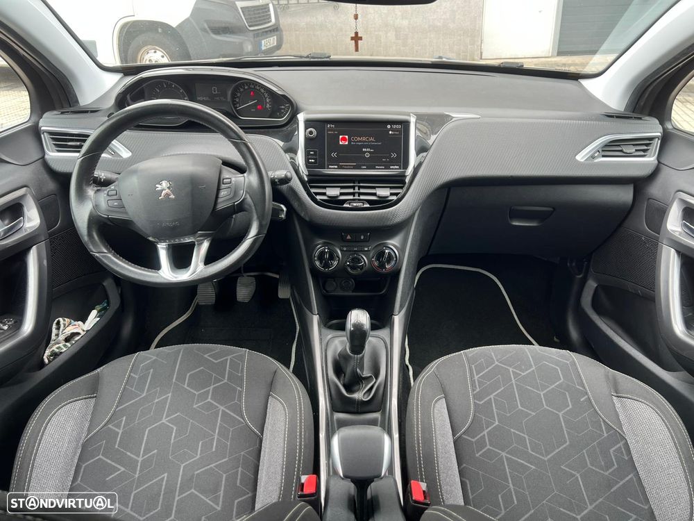 Peugeot 2008 1.2 PureTech Style - 16
