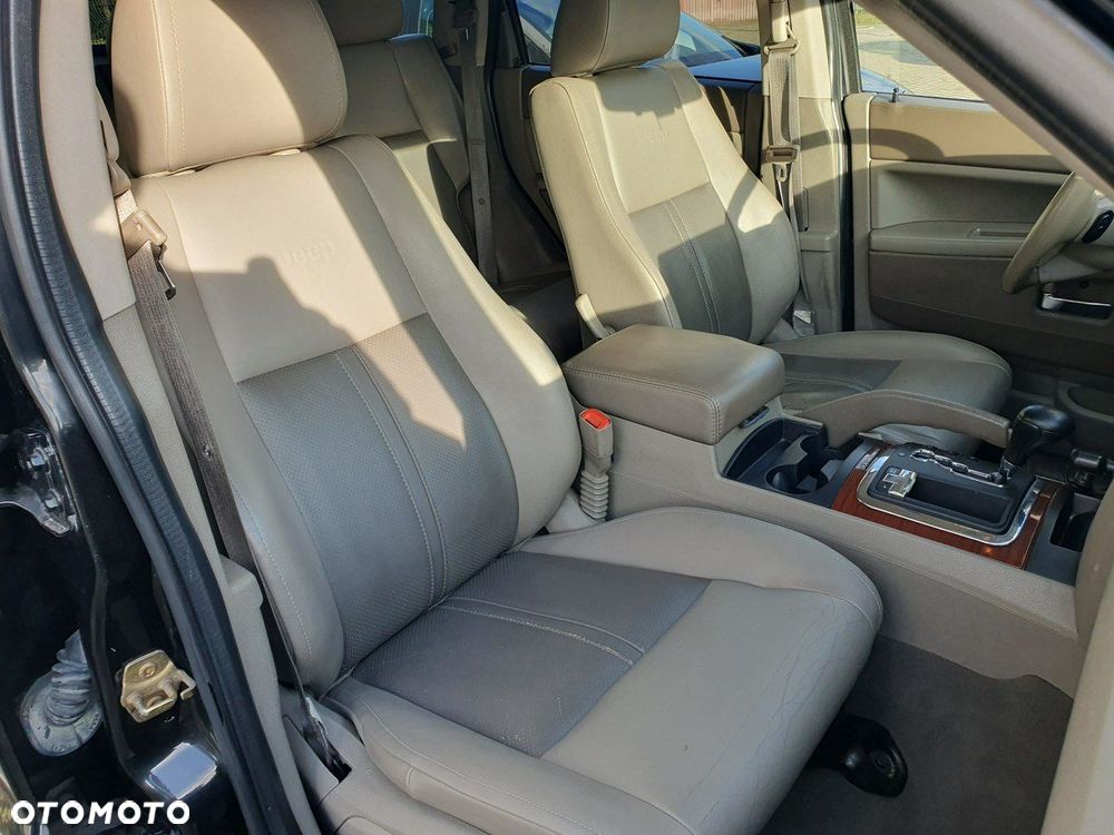 Jeep Grand Cherokee - 18