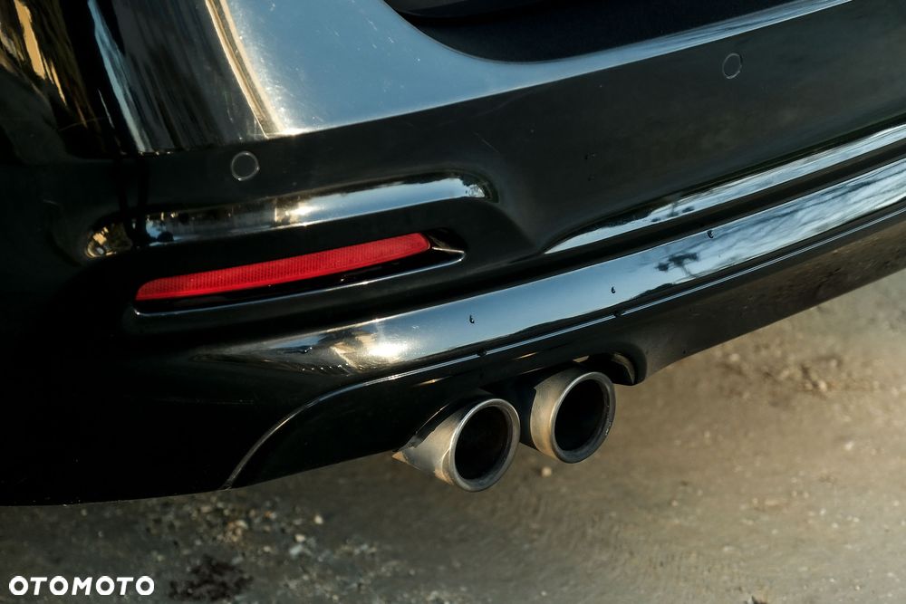 BMW Seria 3 320d Sport Line Shadow - 23