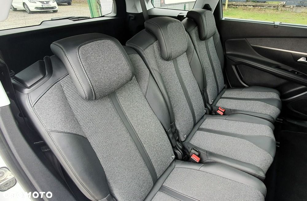 Peugeot 5008 - 25