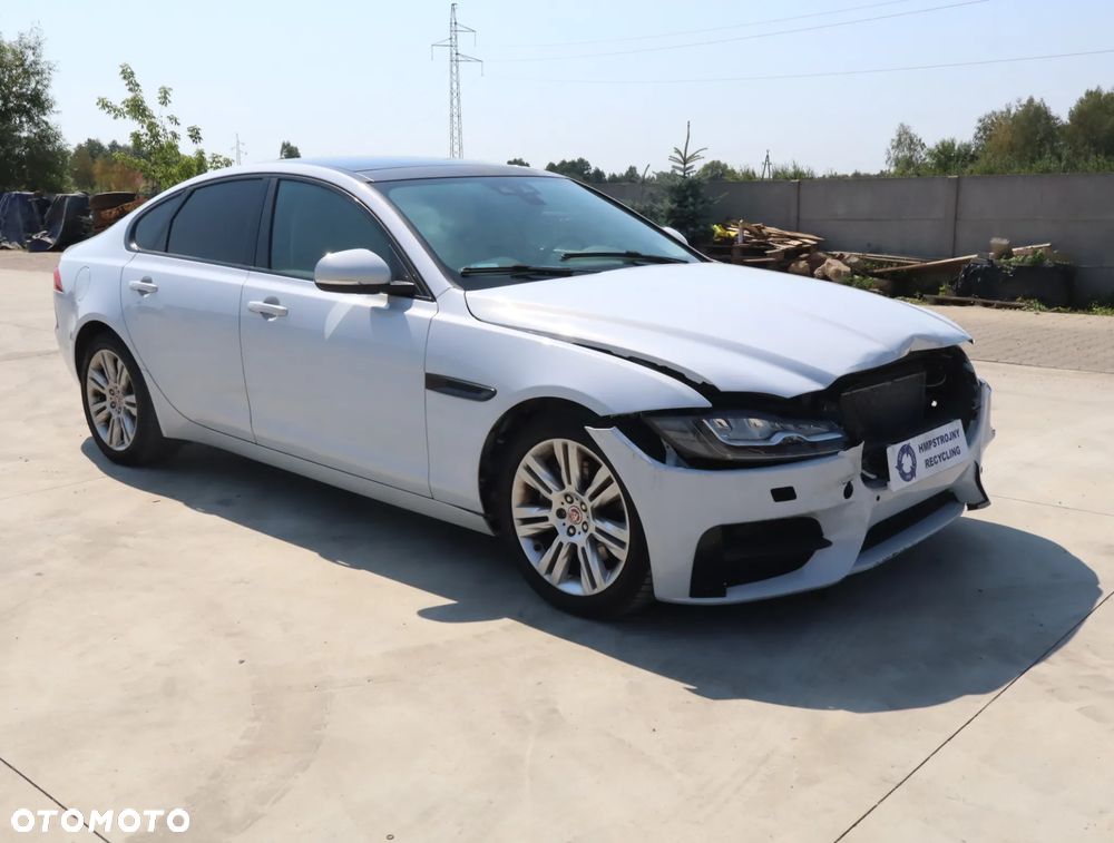 Jaguar XF 20d Prestige - 3
