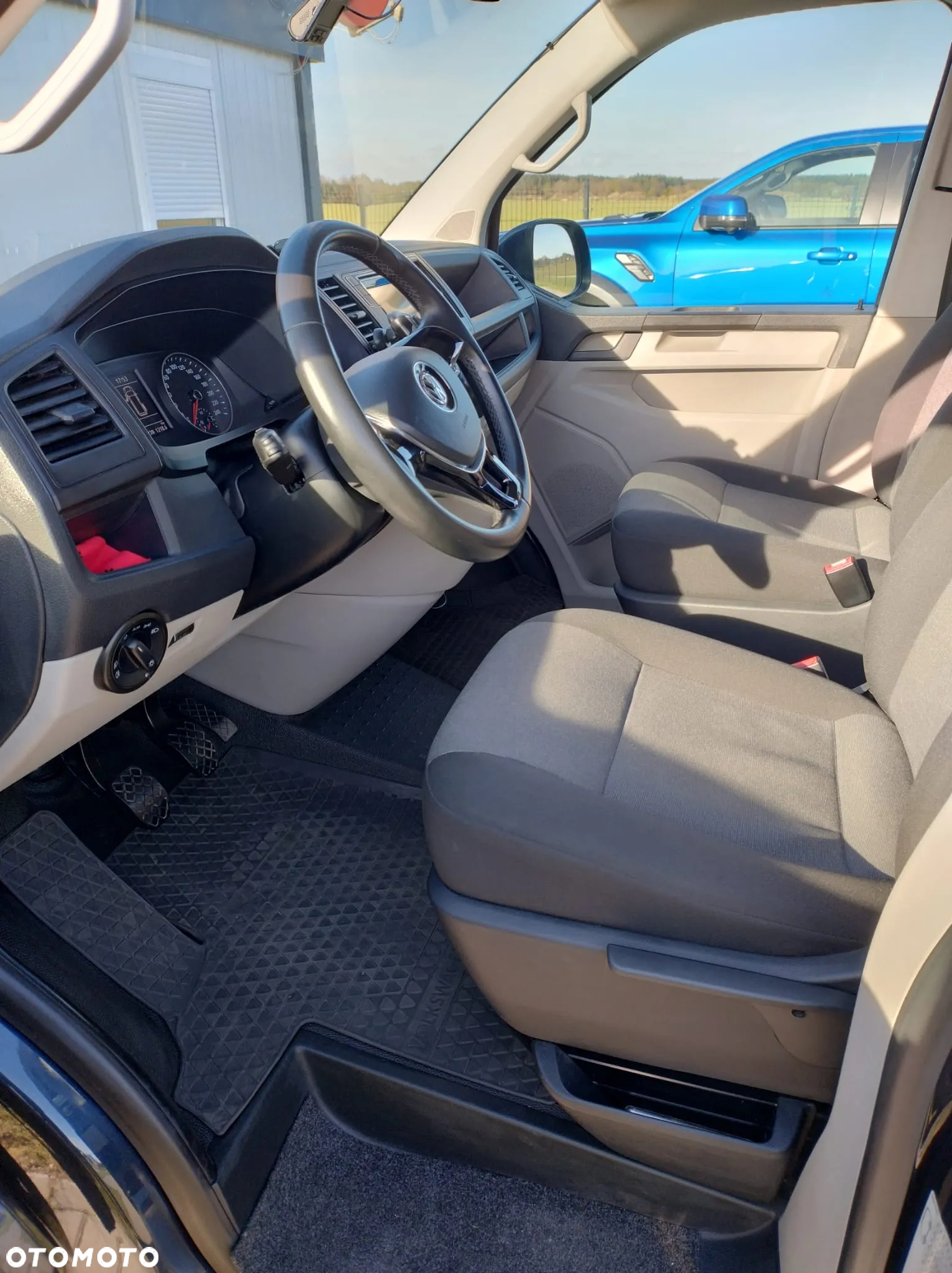 Volkswagen Transporter - 11