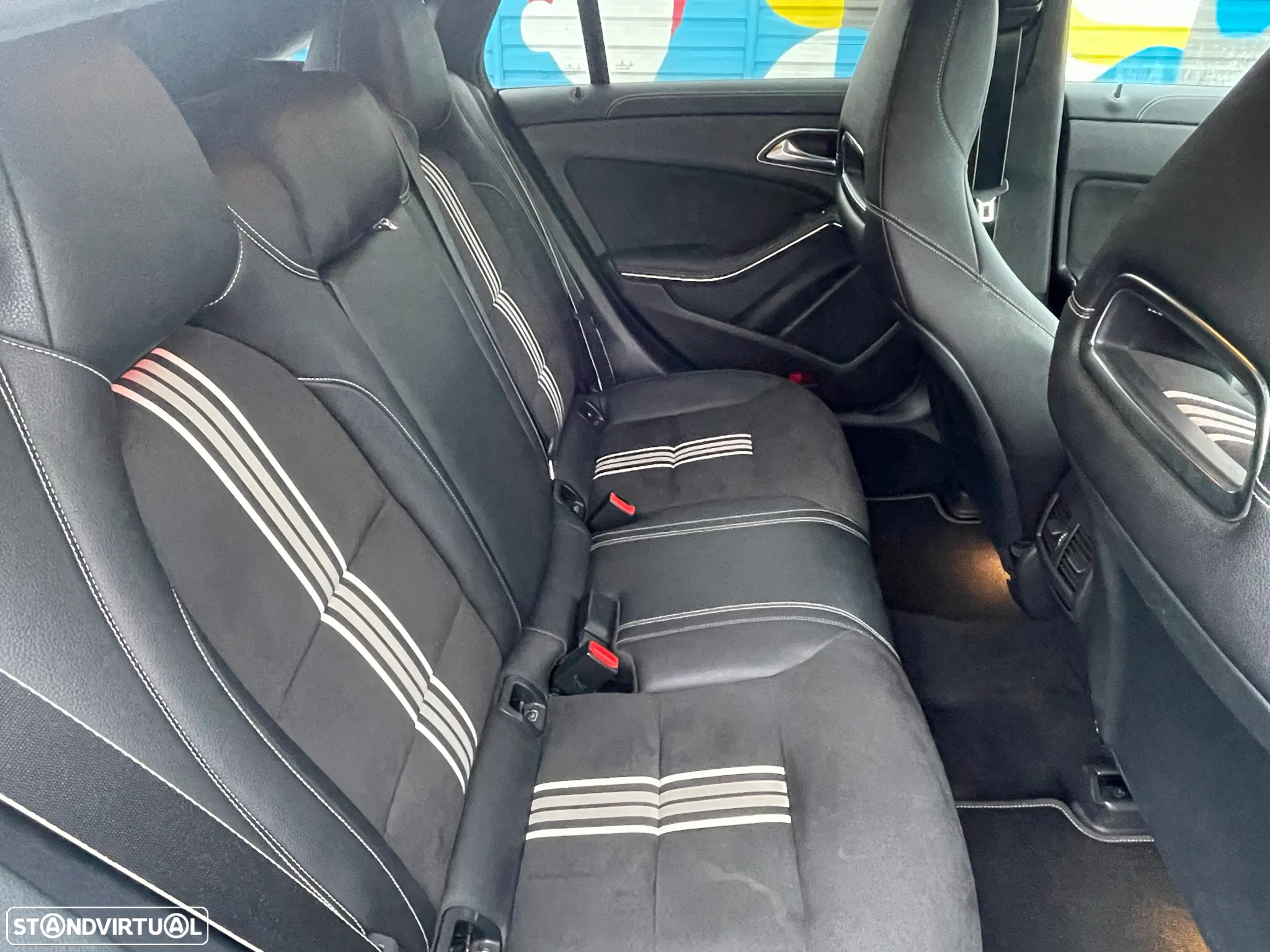 Mercedes-Benz CLA 200 Shooting Brake d 7G-DCT AMG Line - 32