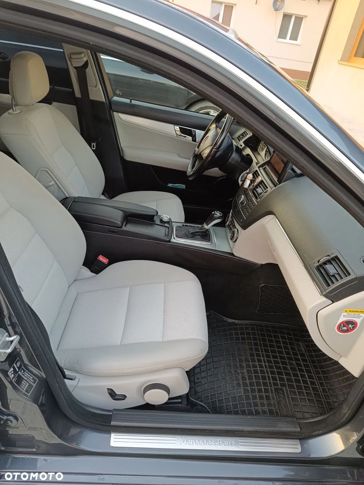 Mercedes-Benz Klasa C 320 CDI Avantgarde 4-Matic - 6