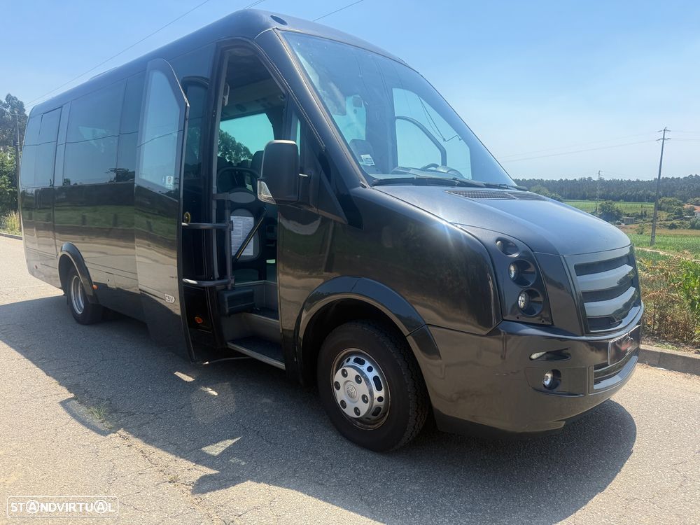 Volkswagen CRAFTER 2.5 TDI MINI BUS 16 Lugares