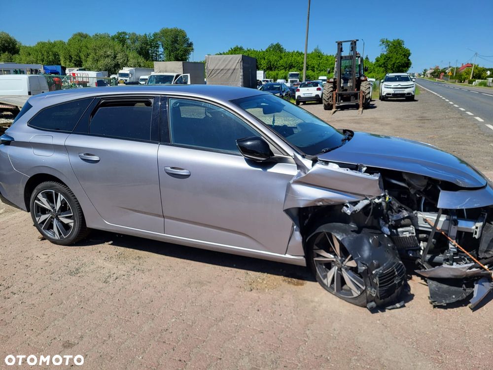 Peugeot 308 PureTech 130 GPF EAT8 Stop & Start Allure Business-Paket - 10