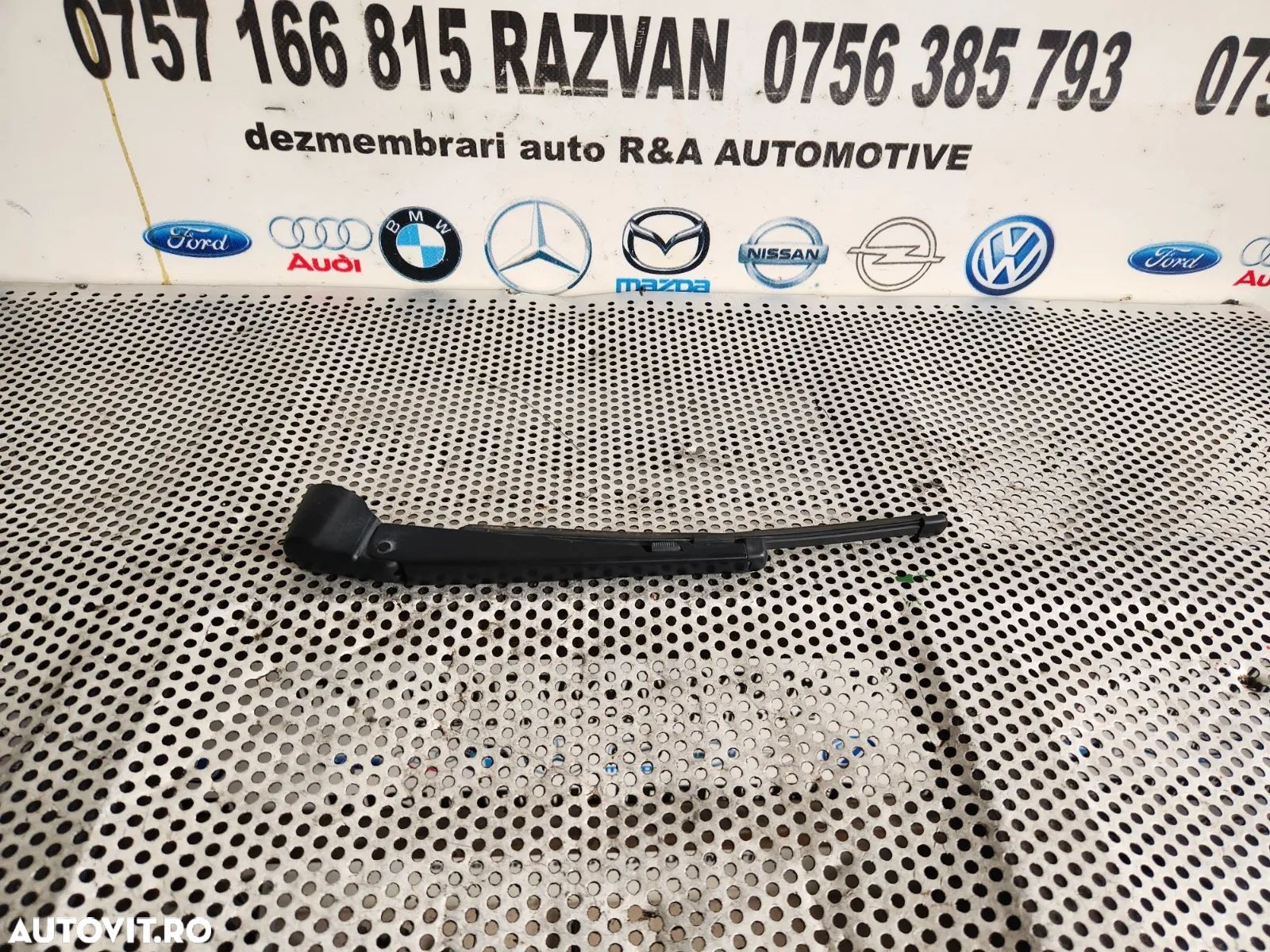 Brat Stergator Spate Hayon Haion Mercedes A Class W176 Dezmembrez Mercedes W176 2.2 Cdi Motor 651 - - 1