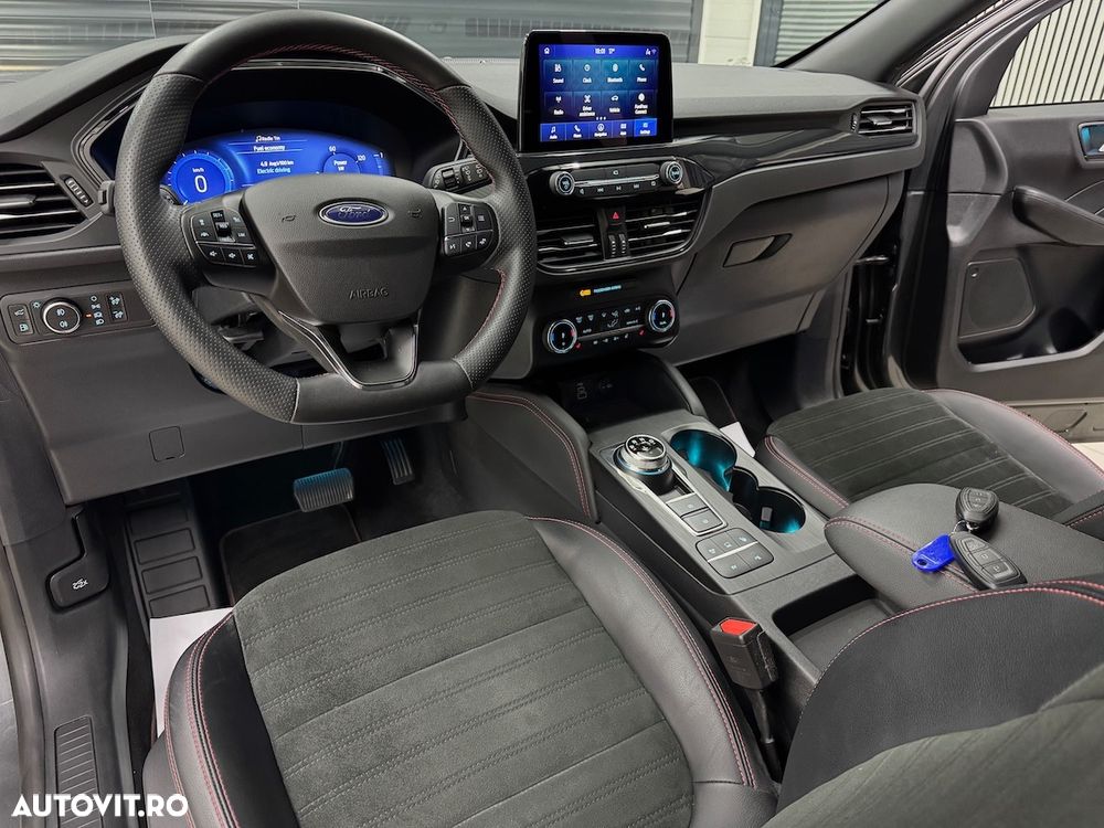 Ford Kuga 2.5 Duratec PHEV ST-LINE X - 29