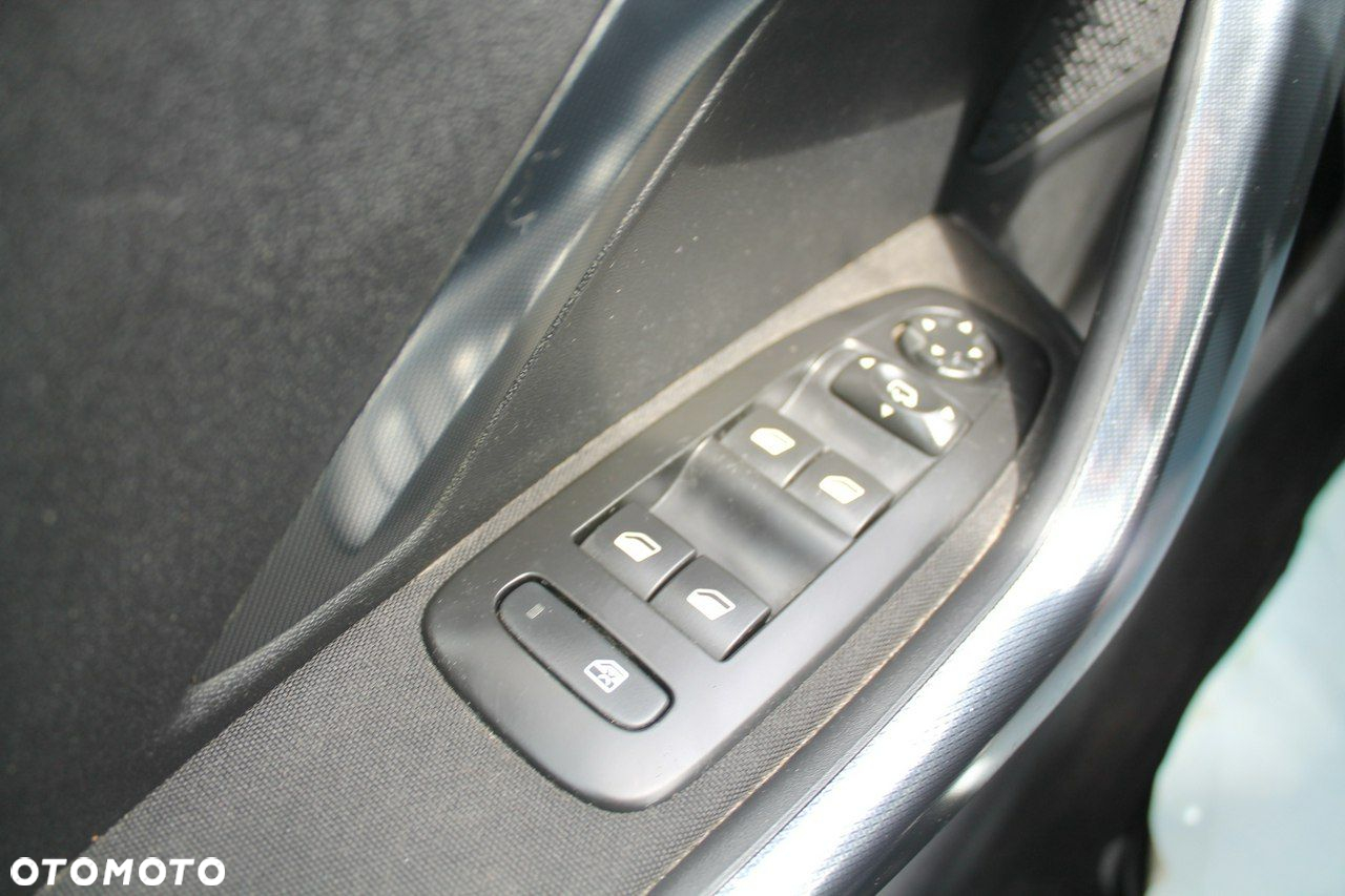 Peugeot 2008 - 19
