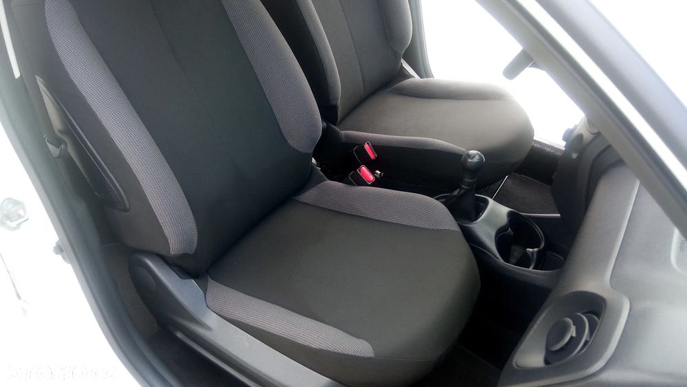 Toyota Aygo x - 17