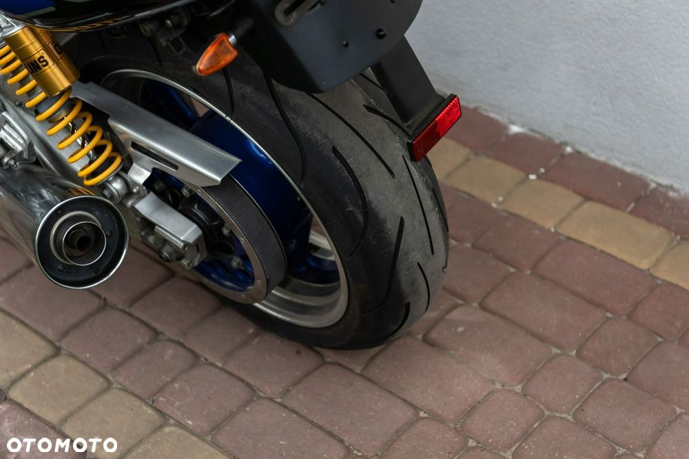 Yamaha XJR - 9