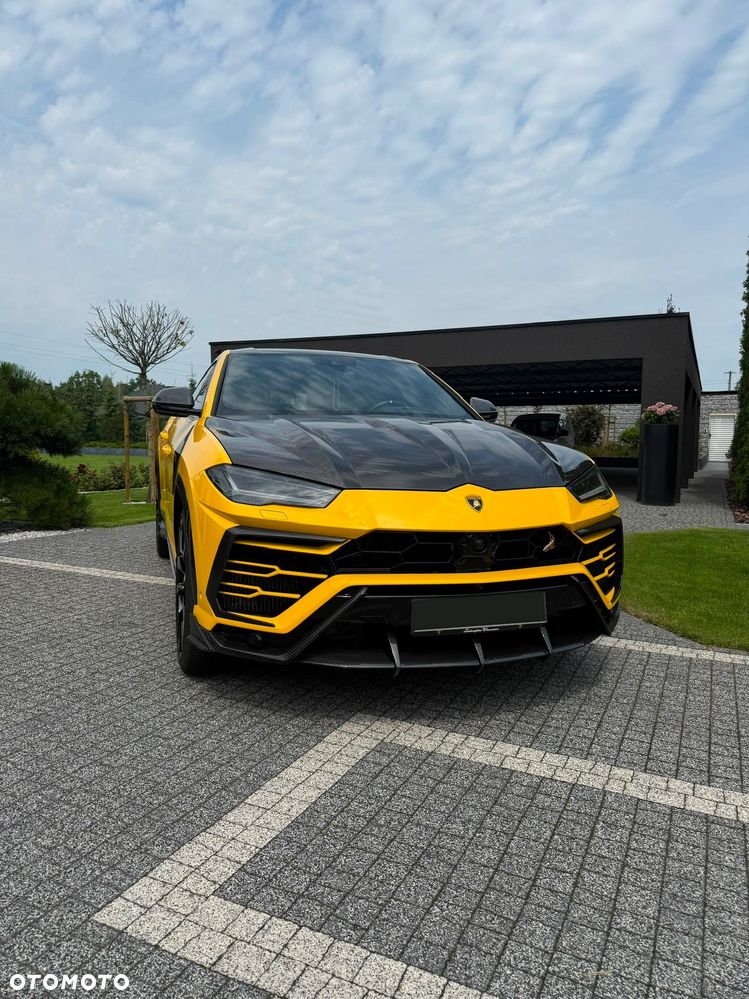 Lamborghini Urus - 1