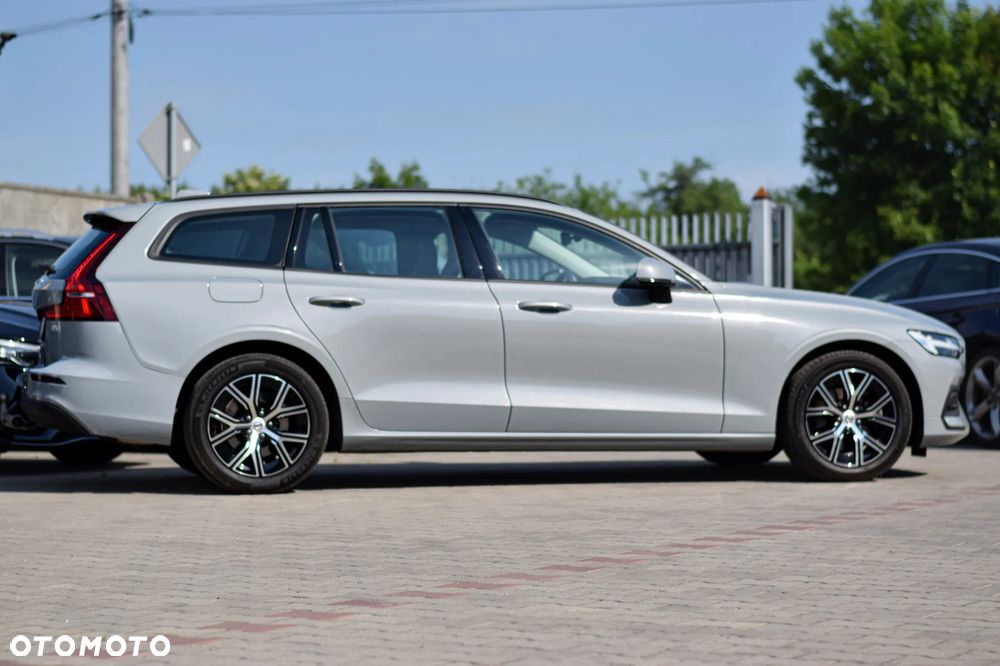 Volvo V60 B3 B DKG Momentum Pro - 7