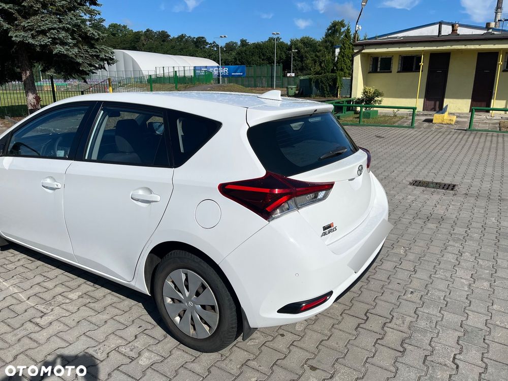 Toyota Auris 1.33 VVT-i Active - 4