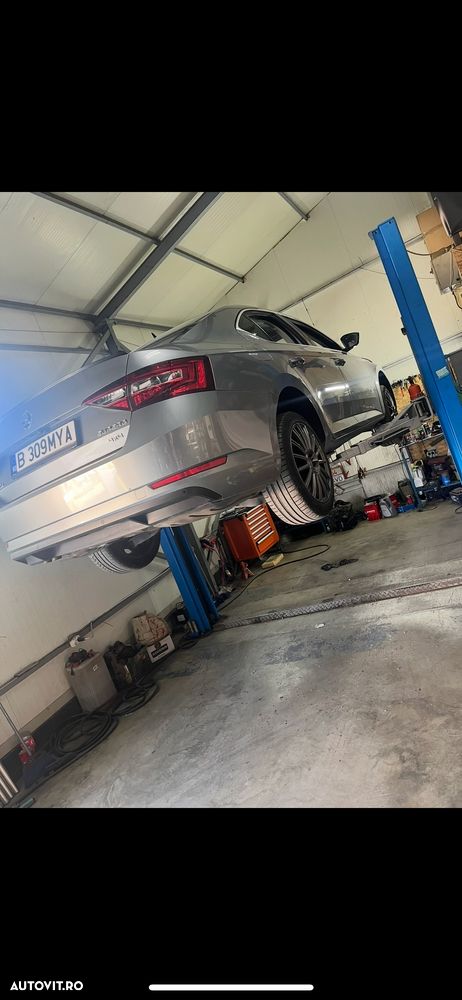 Skoda Superb 2.0 TDI DSG Sportline - 21