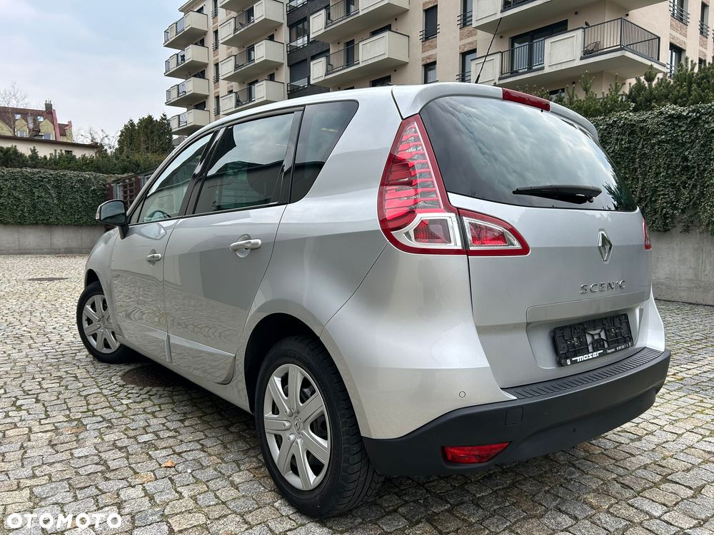 Renault Scenic 1.6 16V 110 Authentique - 10