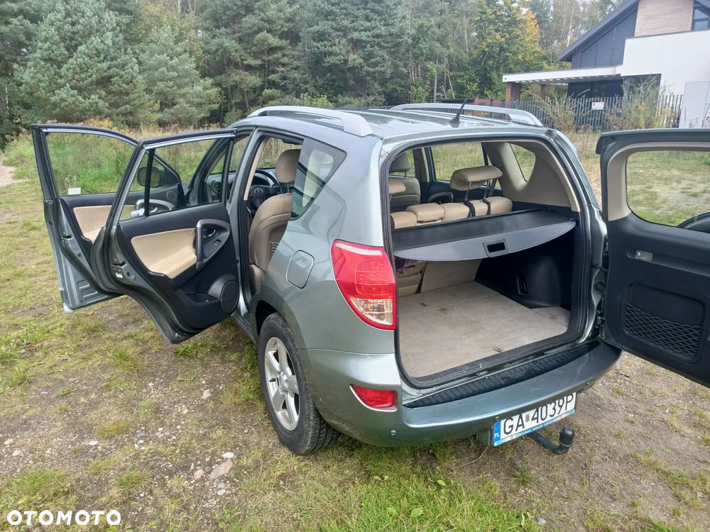 Toyota RAV4 2.0 VVT-i Prestige - 2