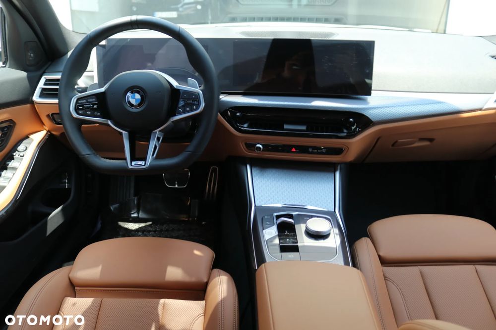 BMW Seria 3 330i xDrive M Sport - 18