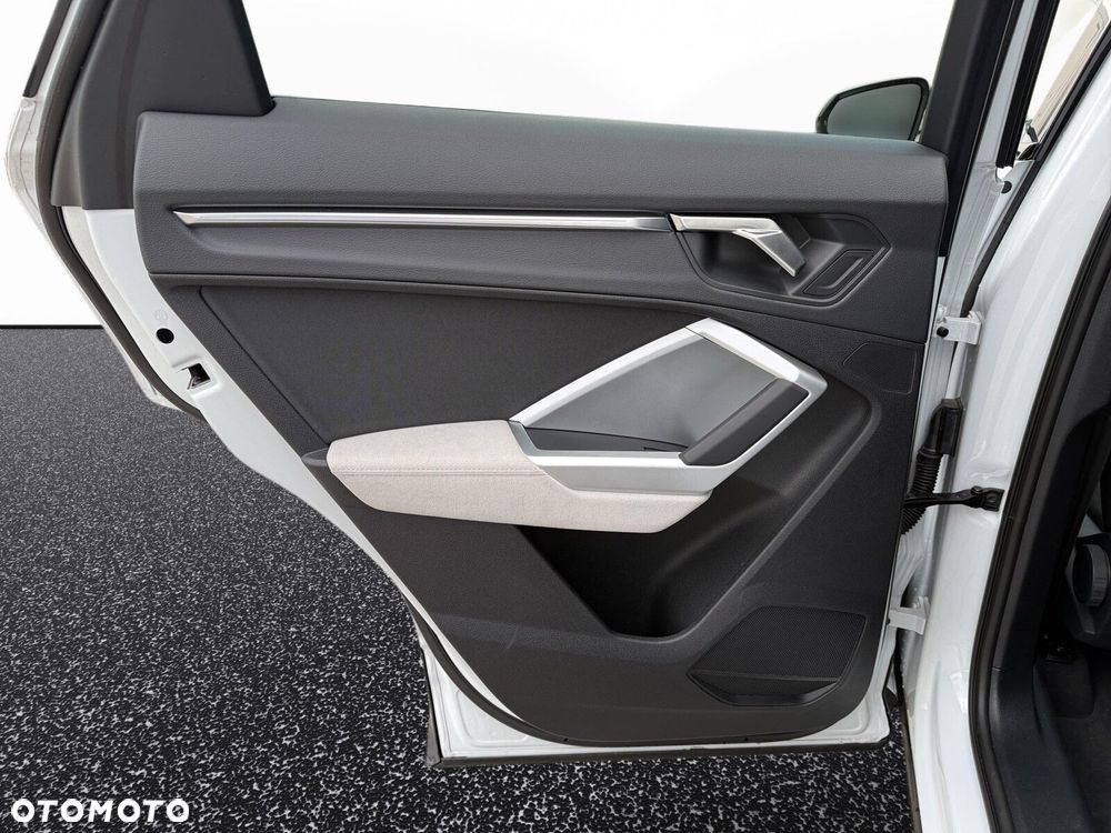 Audi Q3 Sportback - 27