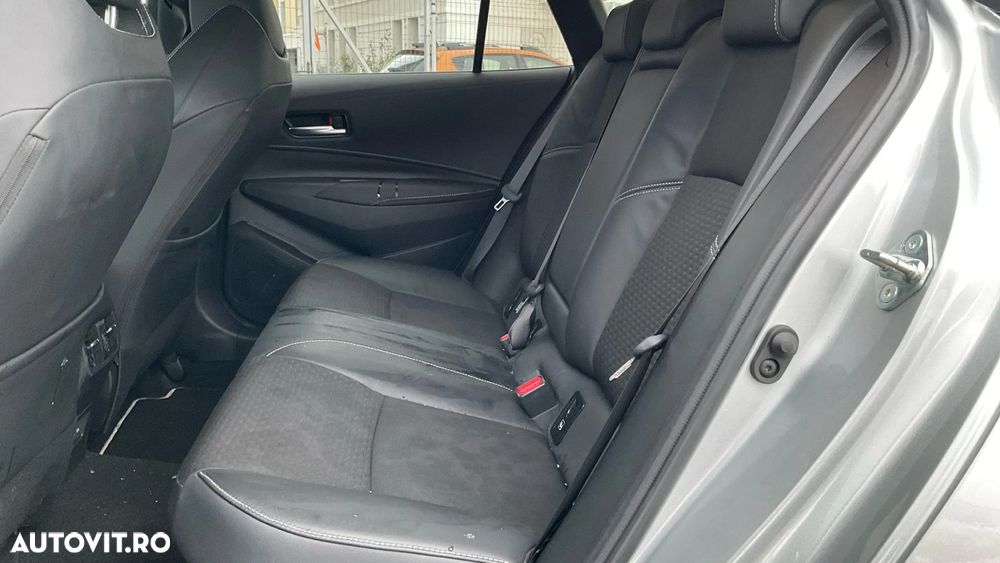 Toyota Corolla 2.0 HSD Exclusive - 11