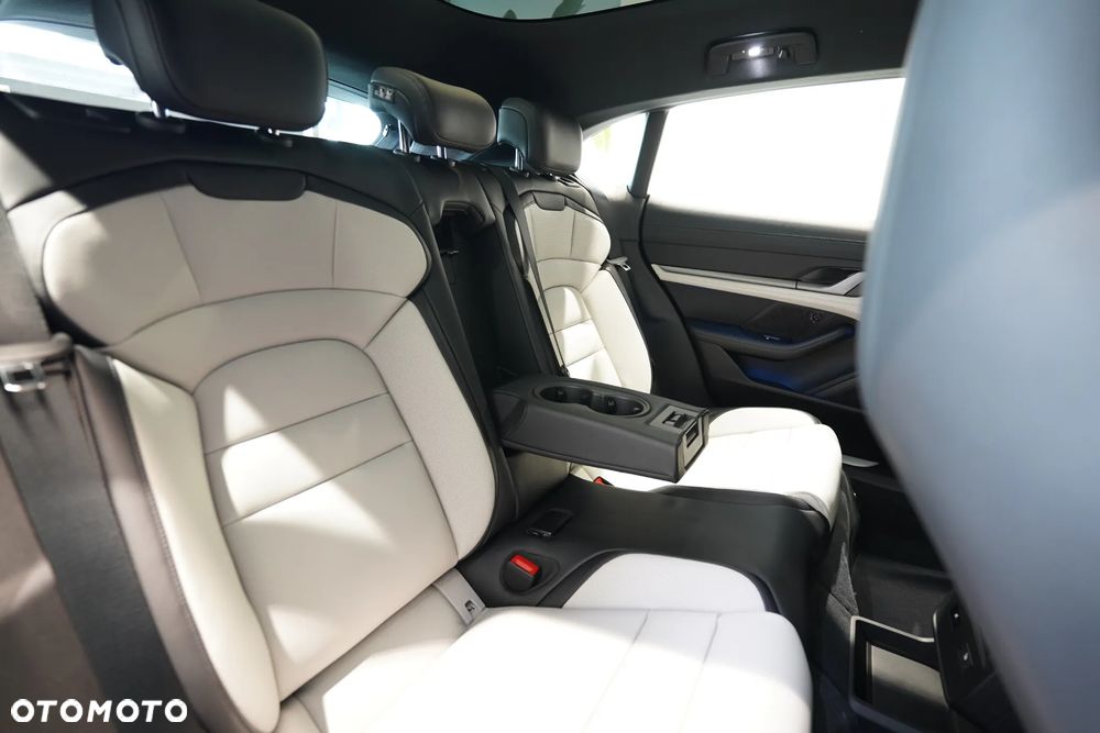 Porsche Taycan 105kWh 4 Cross Turismo - 12