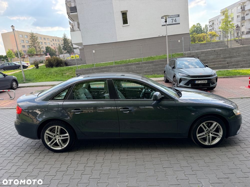 Audi A4 Limousine - 10