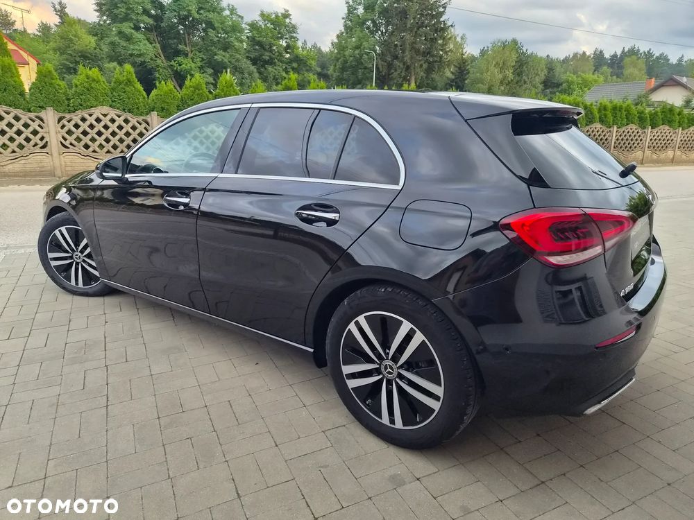 Mercedes-Benz Klasa A 180 7G-DCT Special Edition - 11