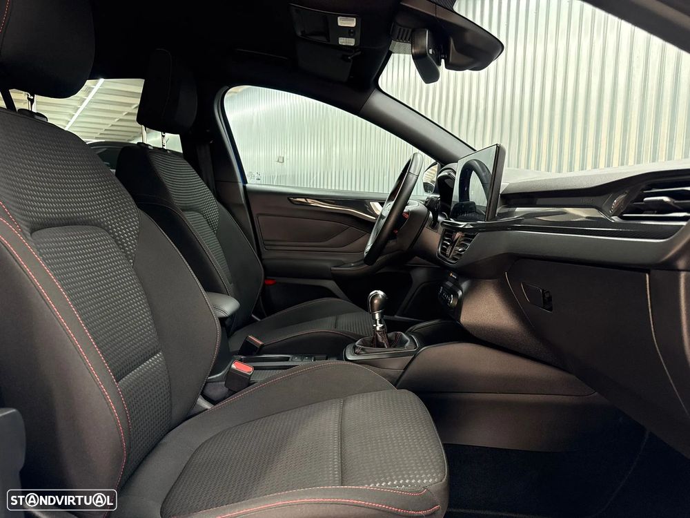 Ford Focus 1.0 EcoBoost MHEV ST-Line - 19