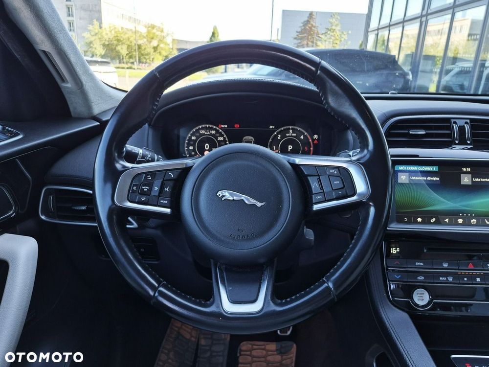 Jaguar F-Pace 25d AWD Prestige - 29