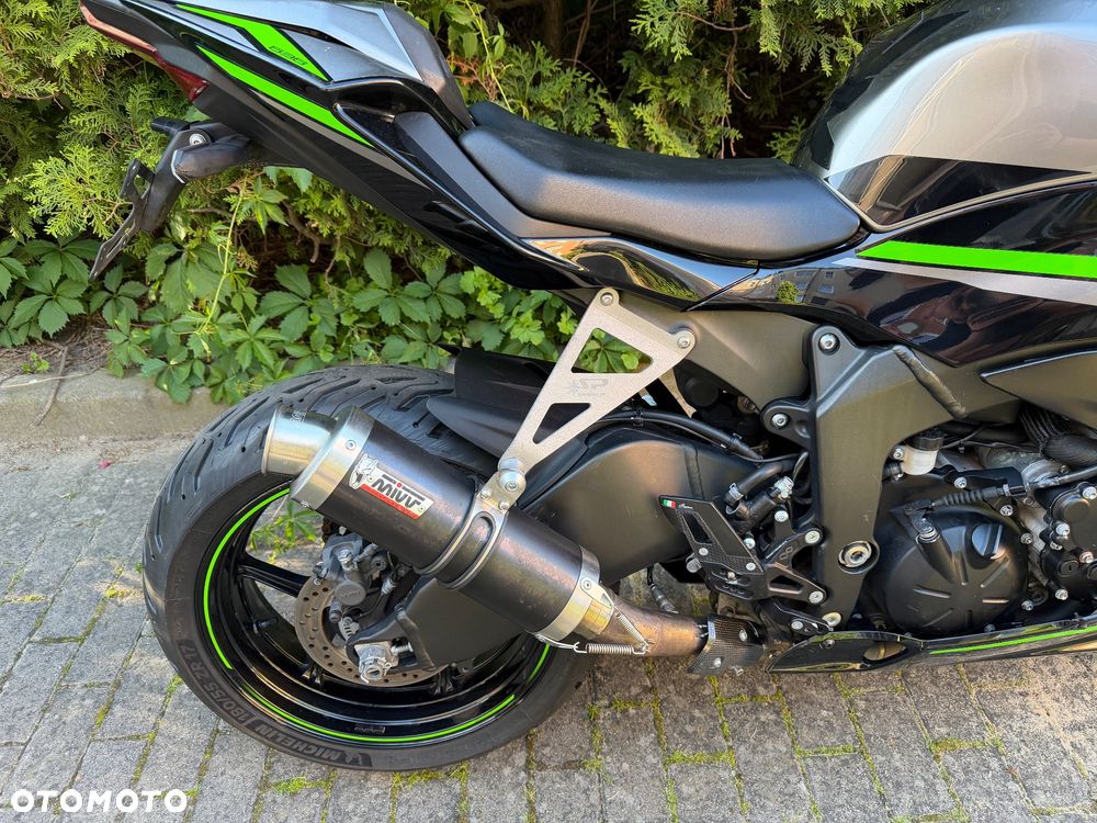 Kawasaki ZXR - 12