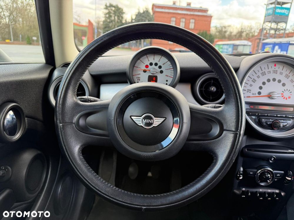 MINI ONE Brick Lane - 11