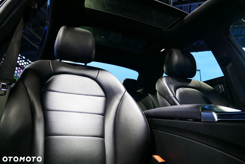 Mercedes-Benz Klasa C 300 7G-TRONIC - 31