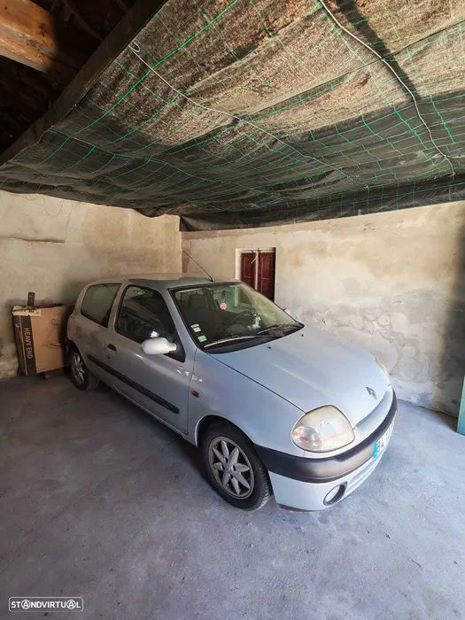 Renault Clio 1.9 D RN - 2