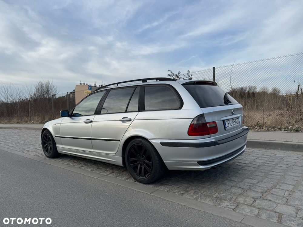 BMW Seria 3 320d Edition Sport - 4