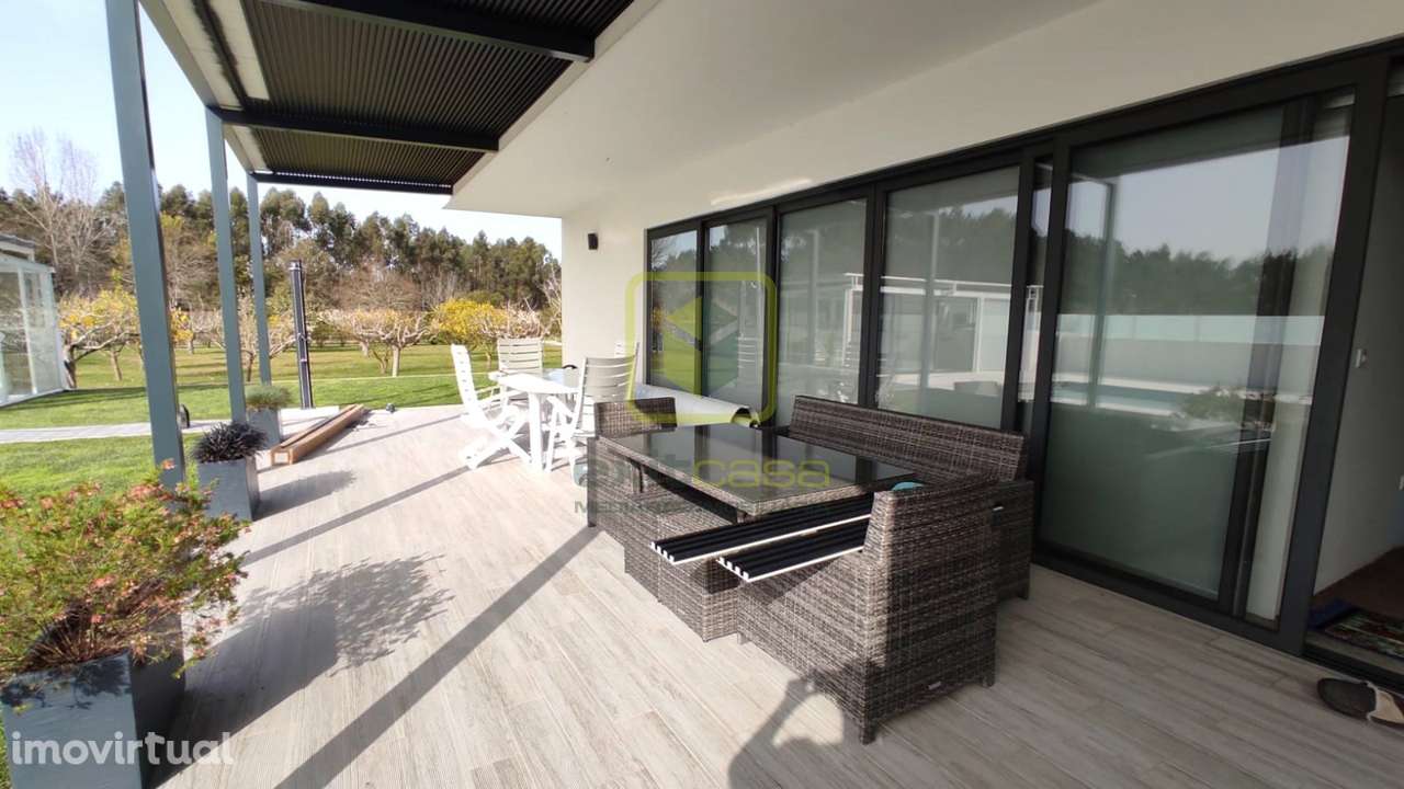 Propriedade de Luxo com Piscina e Amplo Terreno Privativo - Grande imagem: 4/44