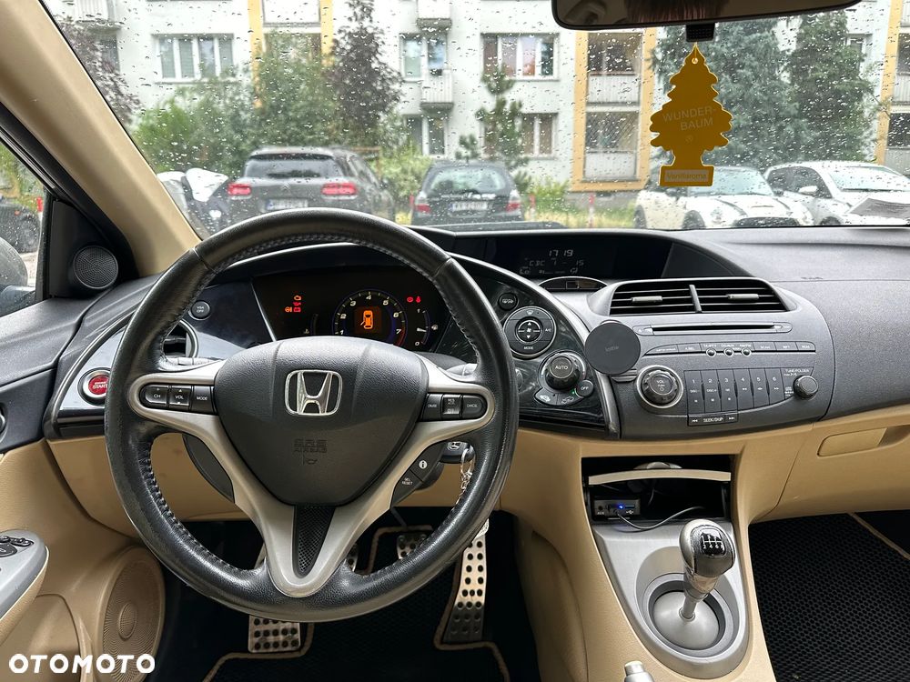 Honda Civic 1.8 Sport - 10